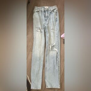 Light washed blue 90s boyfriend jeans